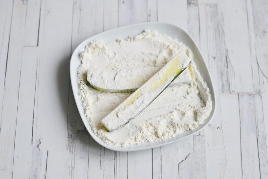 Кабачки в муке